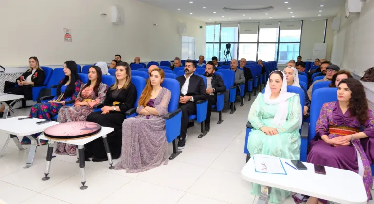 İpekyolu Belediye Meclisi’nde 8 Mart Coşkusu