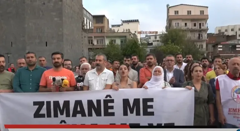 Kürt dil kurumlarına baskın protesto edildi: Bu mücadele asla durmayacak