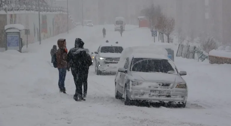 Meteoroloji Van’ı uyardı: Kuvvetli kar geliyor! İşte kar beklenen ilçeler