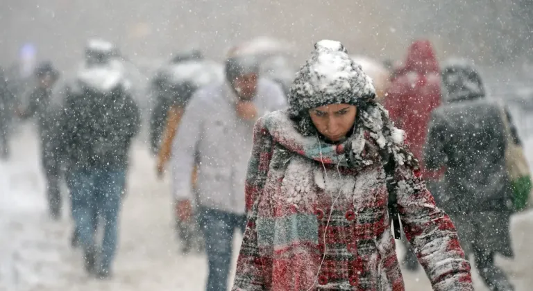 Meteoroloji Van’ı uyardı: Yoğun kar yağışı geliyor, tarih belli oldu!