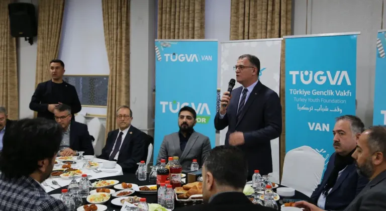 Vali Balcı ve Devlet Erkânı, AKP Gençlik Teşkilatının iftarı yemeğinde buluştu