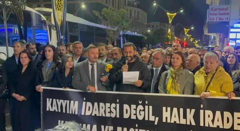 Van'da kayyım protestosu: 'Seçilmiş belediye başkanlarını görevlerine iade edin'