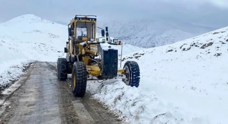 Van’da 158 mahallenin yolu kapandı